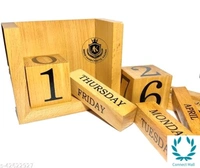 Mini Desk Calender  - LXH:11.5X9cm, Wood